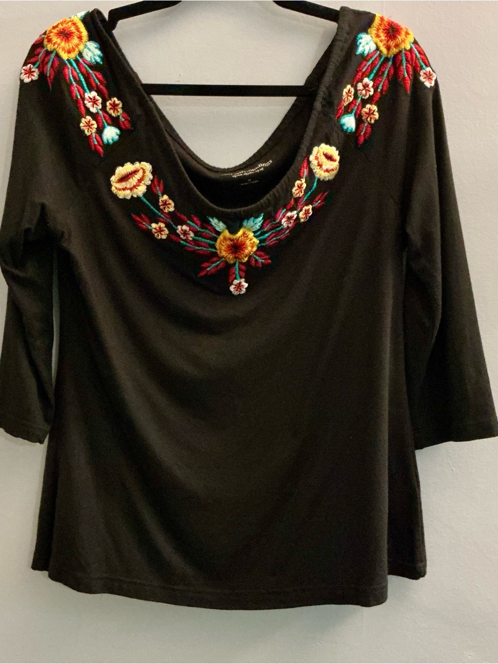 Soft Surroundings Embroidered Floral Top Black Medium Boho 3/4 Sleeve Stretch